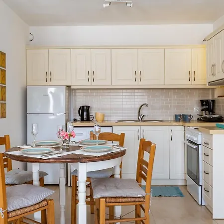 Afroditi Ftelia Gerani A 度假居 *