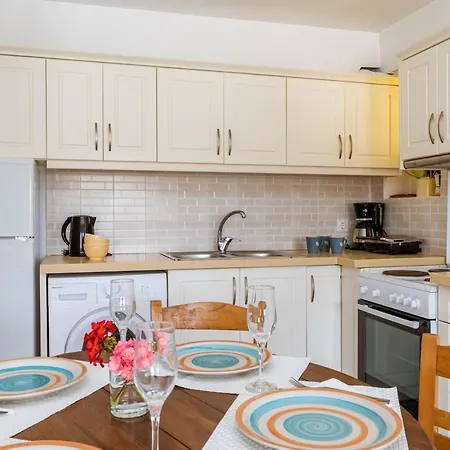 Afroditi Ftelia Gerani A 度假居 *