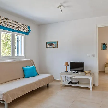 Afroditi Ftelia Gerani A Panormos (Mykonos)