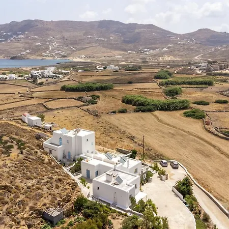 Afroditi Ftelia Gerani A Prázdninový dům *